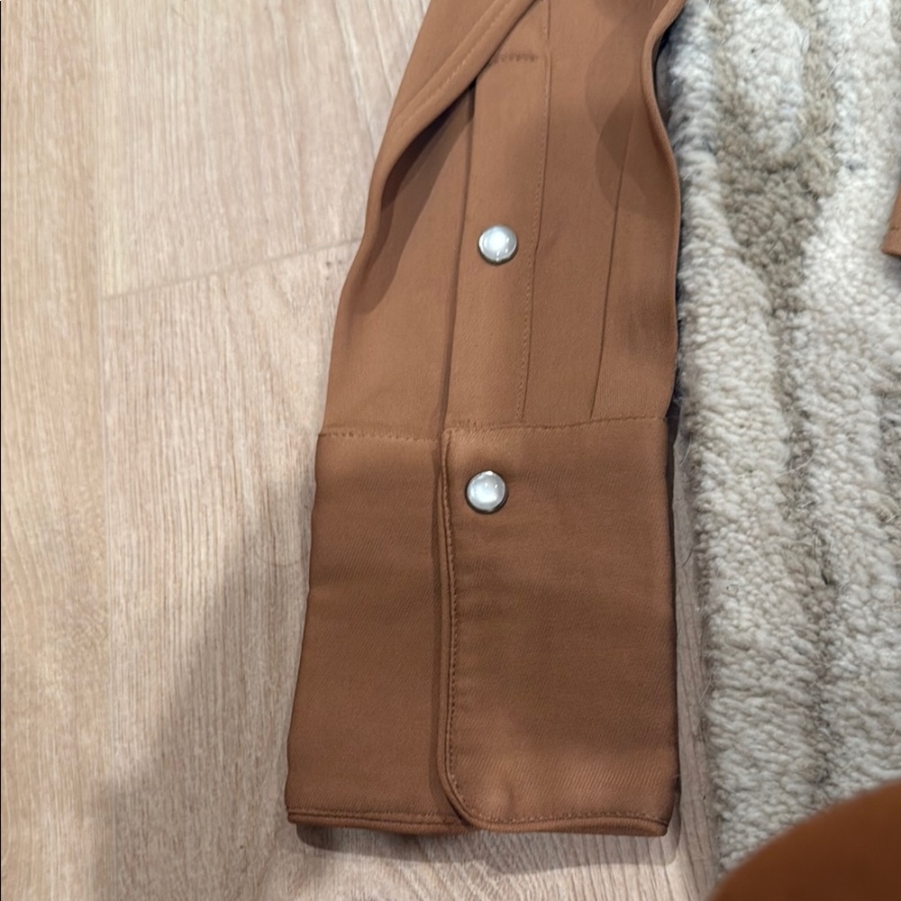 Rag & Bone Camel Shirt with White Button - Picture 6 of 7